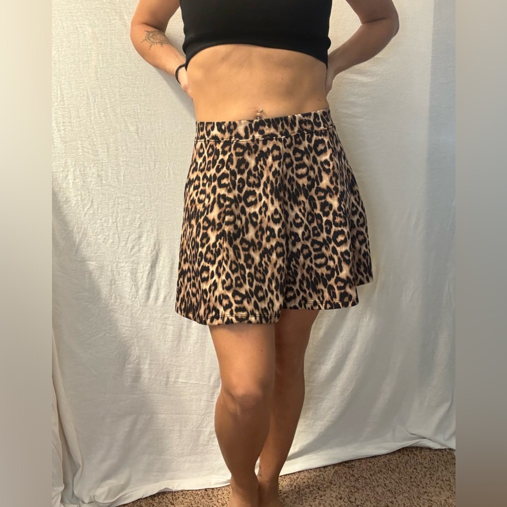 Forever 21 Cheetah skater skirt size Small